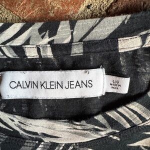 Calvin Klein Jeans Black and White Abstract Top